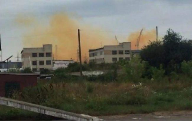 В Ровно произошла авария на химзаводе: город накрыло оранжевое облако (ФОТО, ВИДЕО)