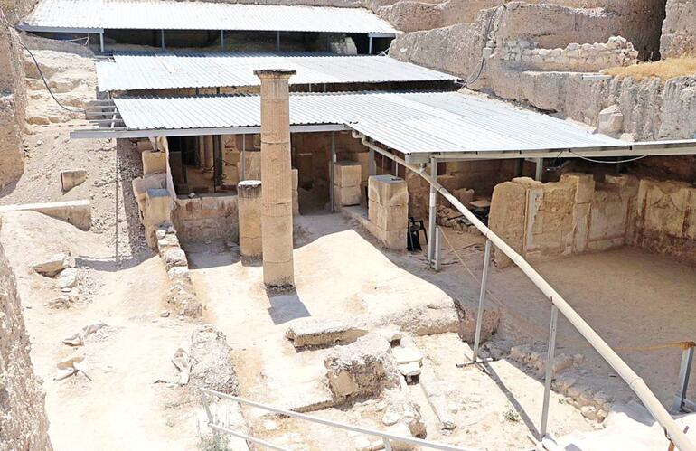 В Турции под домом раскопали древние каменные камеры (ФОТО)