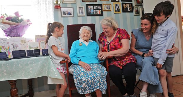 106-летняя долгожительница рассказала о своей жизни (ФОТО)