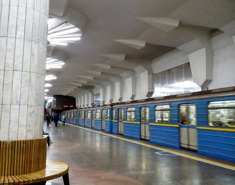 В харьковском метрополитене начнут штрафовать за нарушение карантинных норм