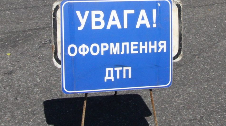 В Одесской области &#8212; ДТП: перевернулась фура с зерном, у водителя тяжелые травмы