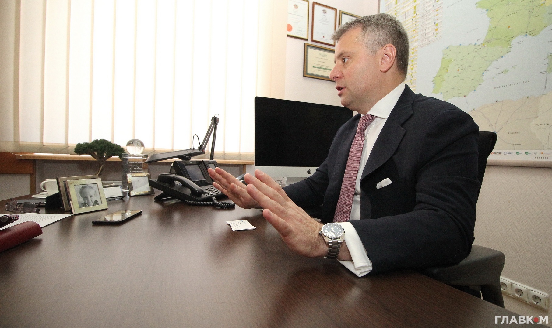 Адвокат объяснил, почему НАПК не подает на Витренко в суд