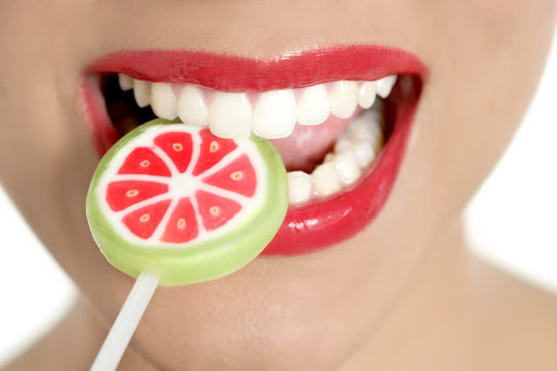 Как продукты влияют на красоту зубов: ответ врачей