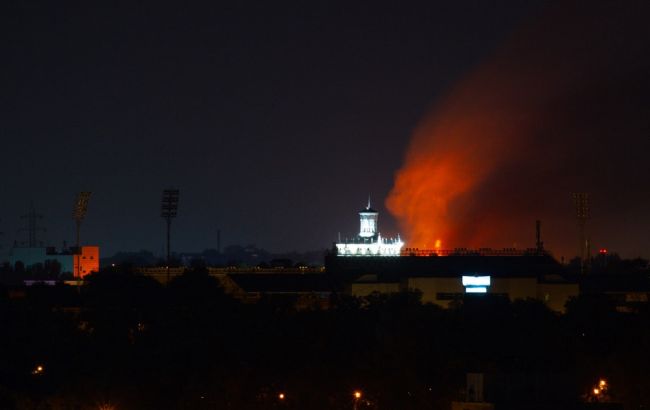 В Запорожье горел многоквартирный дом (ФОТО, ВИДЕО)