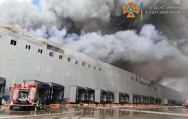 Под Одессой произошел масштабный пожар на складах (ФОТО, ВИДЕО)