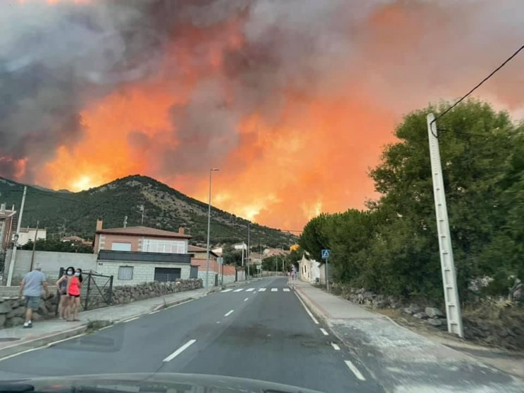 Лесные пожары в Испании: эвакуировали около 800 человек (ВИДЕО)