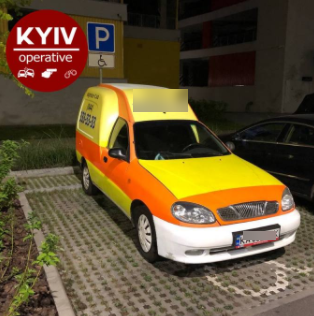 В Киеве эвакуаторщик стал «героем парковки» (ФОТО)