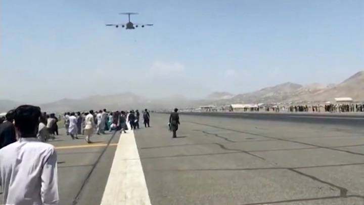 В шасси американского самолета обнаружили останки афганца (ВИДЕО)