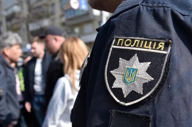 Полицейский спас жизнь пассажиру метро в Киеве (ВИДЕО)