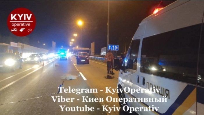 Под Киевом насмерть сбили пешехода: семья ромов пыталась «линчевать» водителя (ФОТО)