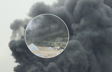 Возле ТРЦ в Киеве вспыхнул крупный пожар (ФОТО, ВИДЕО)