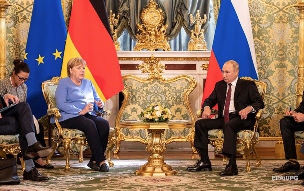 В Москве проходит встреча Меркель и Путина (ВИДЕО)