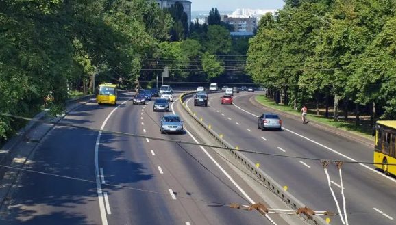 В Киеве ограничат движение транспорта по улице Телиги и на Подоле