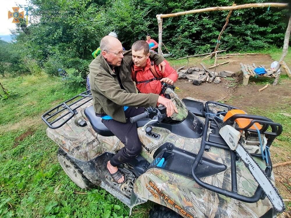 В Карпатах едва не умер киевлянин (ФОТО)