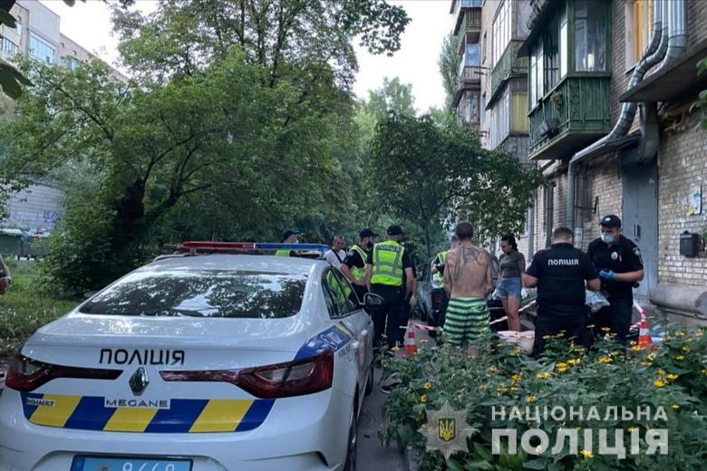 В Киеве соседи не поделили телефон: 31-летний мужчина был убит (ФОТО)
