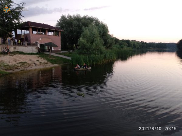 В Киевской области в реке нашли труп мужчины (ФОТО)