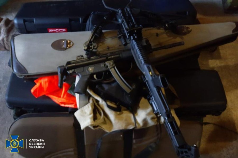 В Кировоградской области у местных депутатов нашли арсенал оружия (ФОТО)