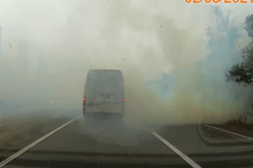 В Николаевской области из-за пожара на трассе столкнулись авто (ФОТО, ВИДЕО)