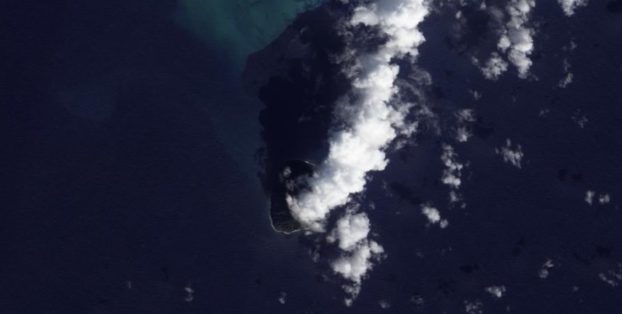 В Тихом океане появился новый остров (ФОТО, ВИДЕО)