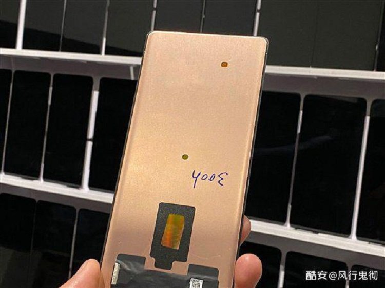 Xiaomi создала смартфон с подэкранной камерой в центре дисплея (ФОТО)