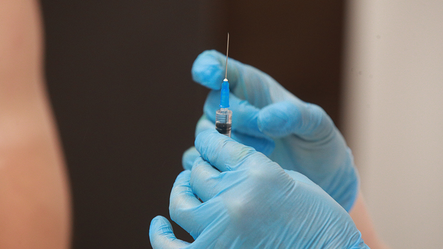 Минздрав: 7 миллионов украинцев прошли полную вакцинацию