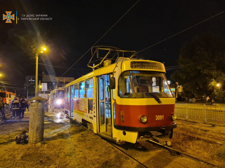 В Харькове трамвай с пассажирами загорелся во время движения (ФОТО)