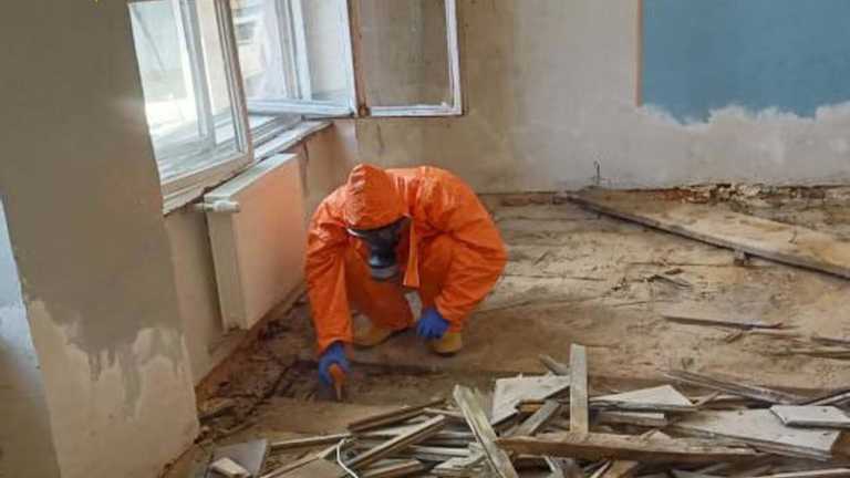 Во Львове во время ремонта в здании школы под полом нашли ртуть (ФОТО)