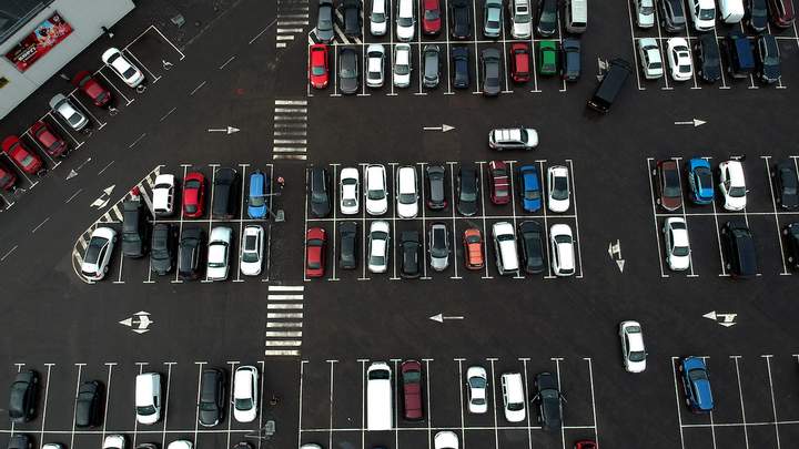 В Киеве искусственно создана проблема дефицита парковок – юрист