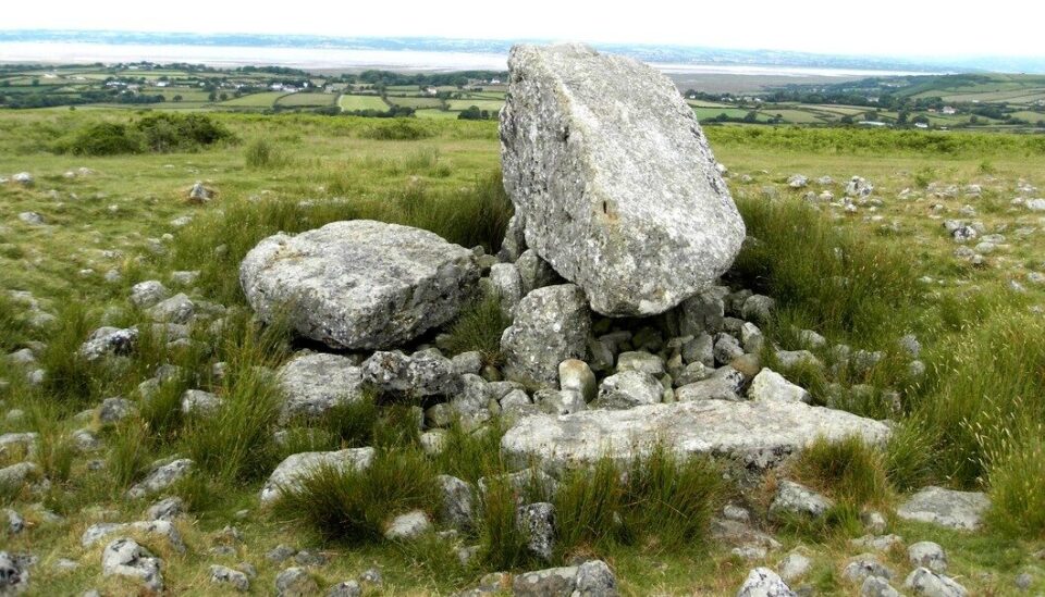 Археологи установили происхождение Камня Артура
