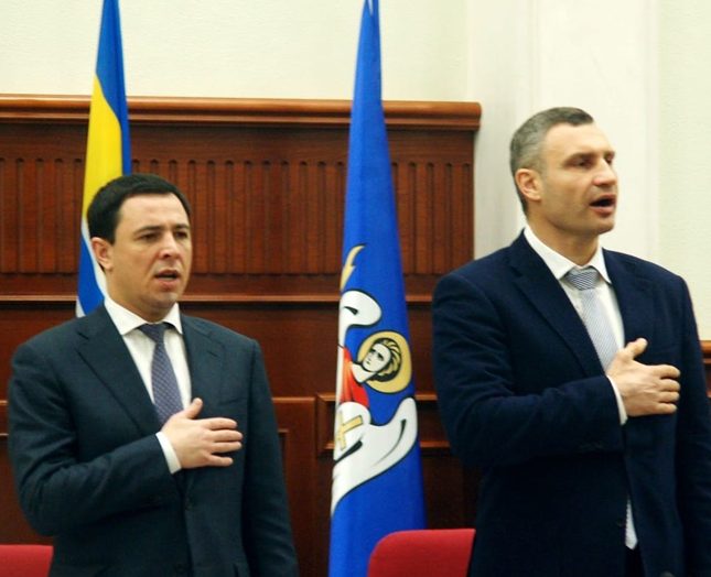 Войной с картонными декорациями Кличко отвлекает киевлян от коррупционных скандалов – эксперт