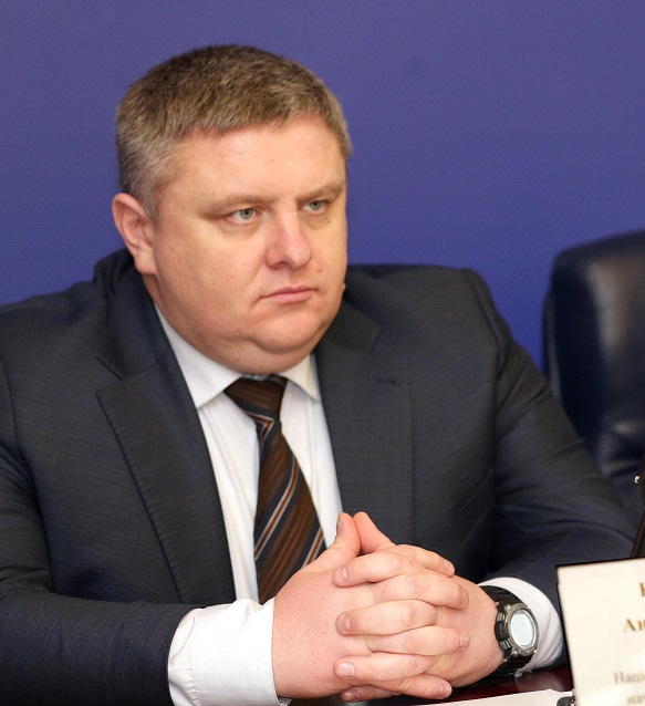 Эксперт рассказал, кто стоит за отставкой Крищенко