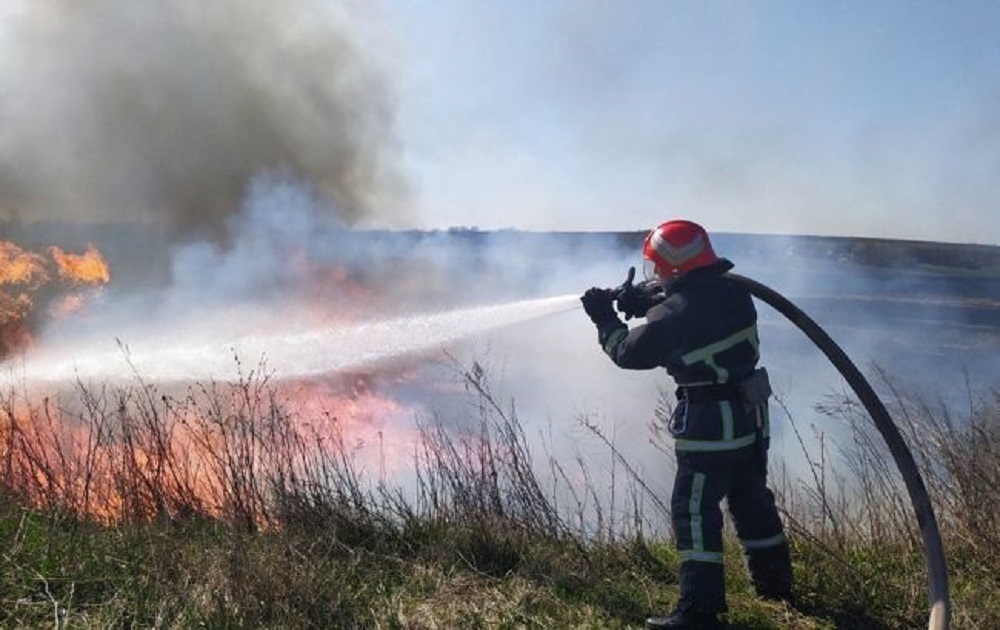 В 8 областях Украины угроза пожаров — ГСЧС