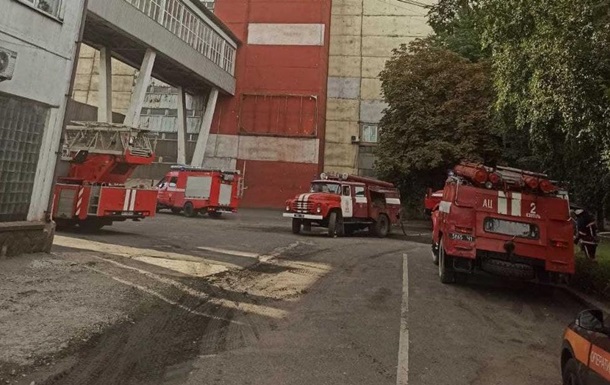 На Бурштынской ТЭС – пожар: с огнем борются 57 спасателей (ФОТО)