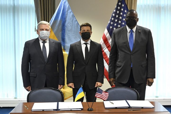 Политолог прокомментировал оборонные соглашения Украины и США