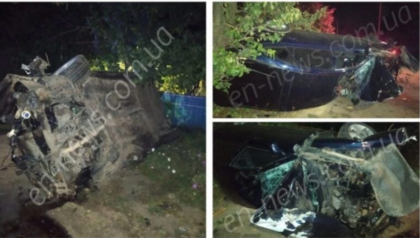 В Запорожской области Mazda влетела в дерево: погиб парень (ФОТО)