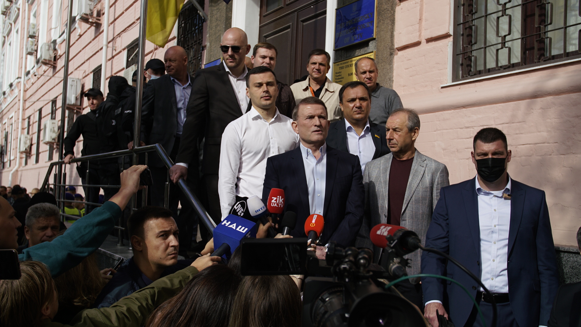 Известный американский эксперт Дэвид Спиди: Зеленский закрыл украинские СМИ из-за того, что Медведчук является другом Путина и резко критикует украинскую власть
