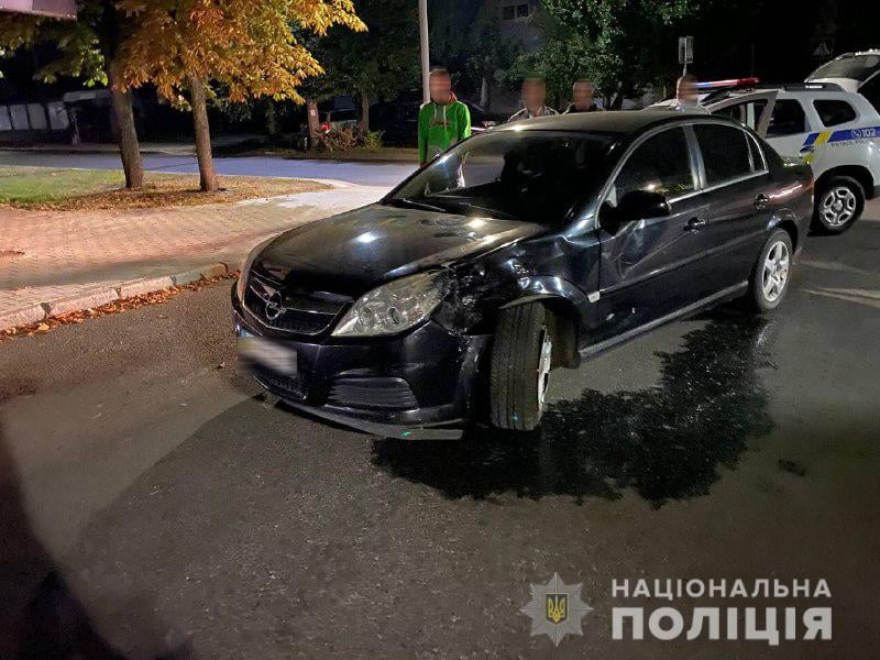 В Черкассах на перекрестке Opel сбил мотоциклиста (ФОТО)