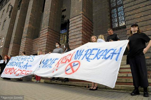 Требовали честного расследования: в Польше митинговали из-за убийства украинца (ФОТО)