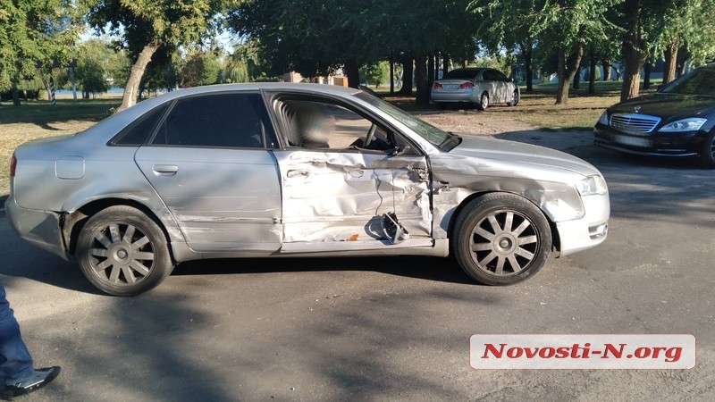 В Николаеве девушка пострадала во время столкновения Audi A4 и грузовика (ФОТО)
