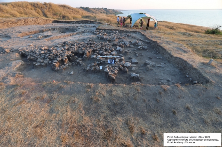 На Николаевщине археологи раскопали мраморный карниз времен Римской империи