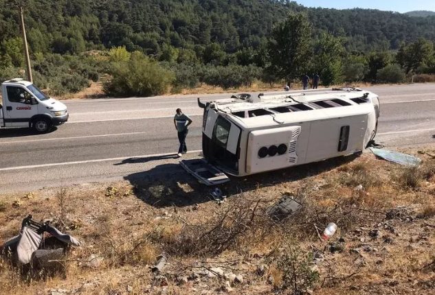 Автобус с украинцами перевернулся в Турции: есть жертвы (ФОТО)
