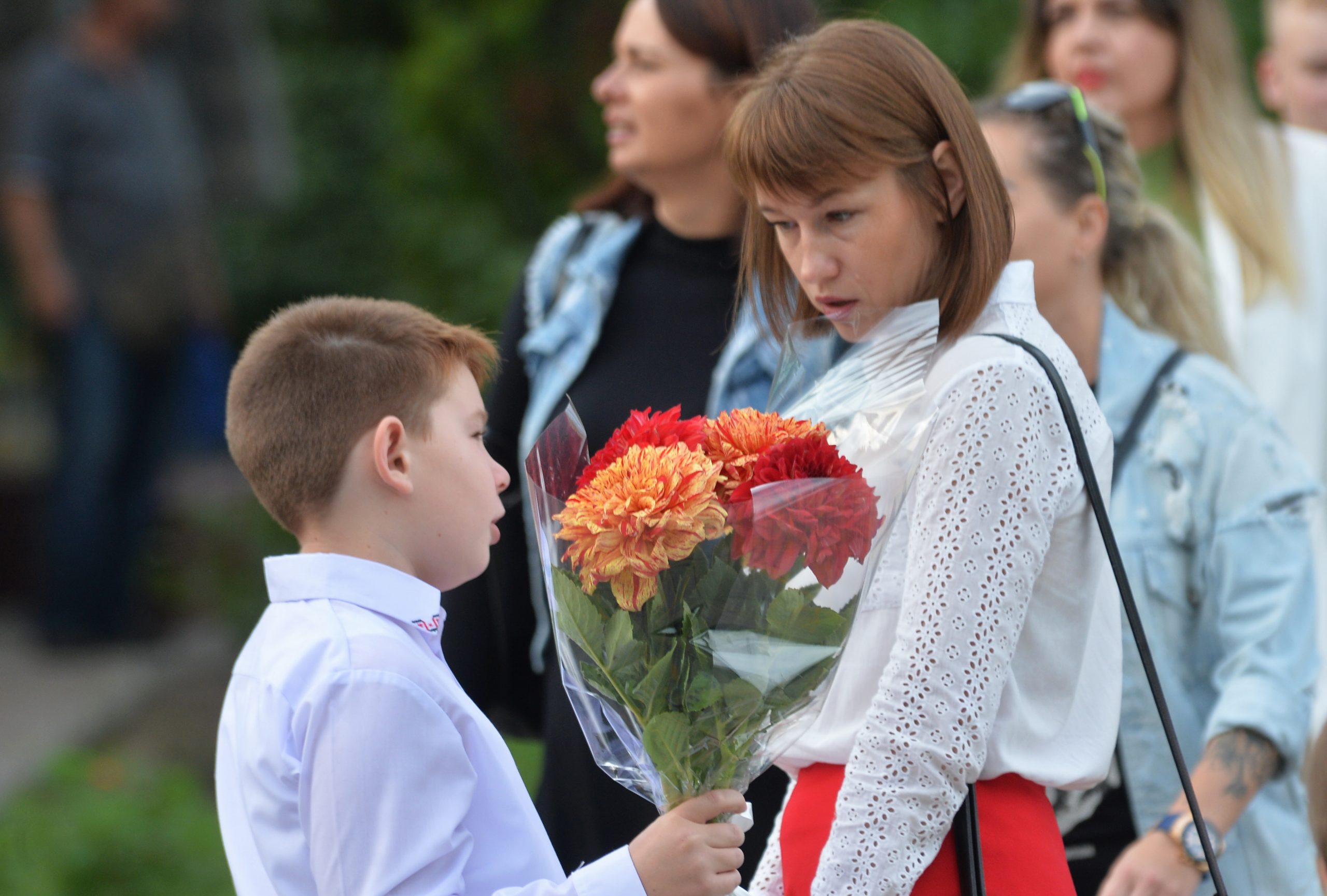 Не на карантине: В украинских школьников начался учебный год