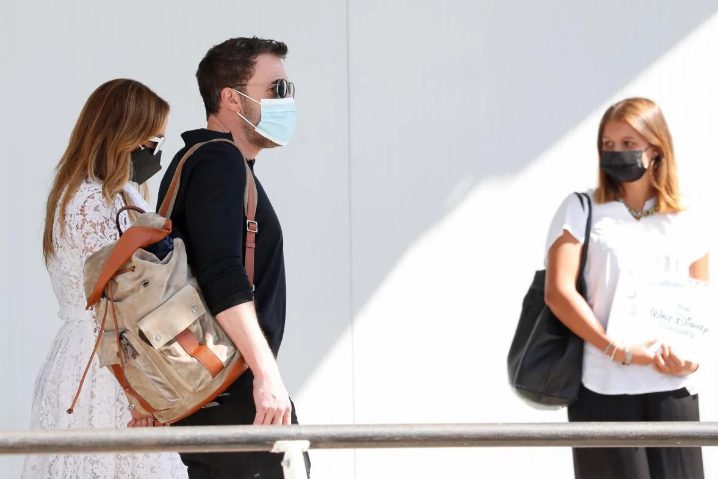 Дженнифер Лопес и Бен Аффлек попали в объективы фотокамер в Венеции (ФОТО)