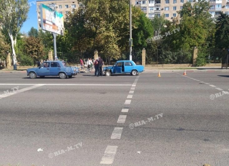 В Запорожской области Honda от удара ВАЗ перевернулась (ФОТО, ВИДЕО)