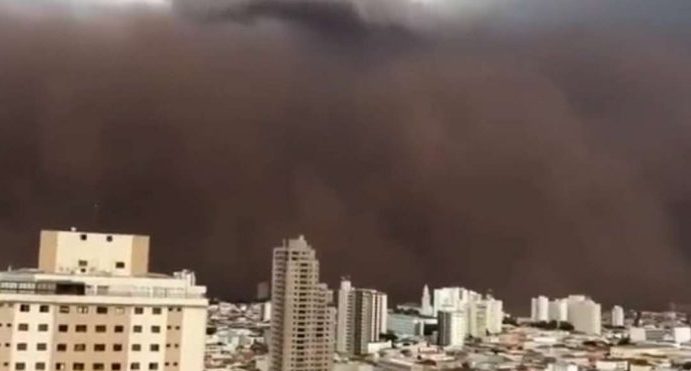 Мощная песчаная буря в Бразилии вызвала всеобщую панику (ФОТО, ВИДЕО)