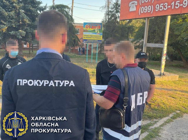 На Харьковщине полицейский торговал наркотиками (ФОТО)