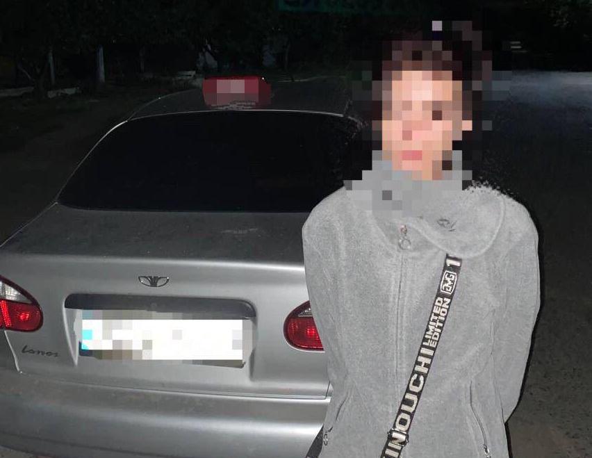 Под Харьковом девушка угнала Daewoo после ссоры с мужчиной (ФОТО)