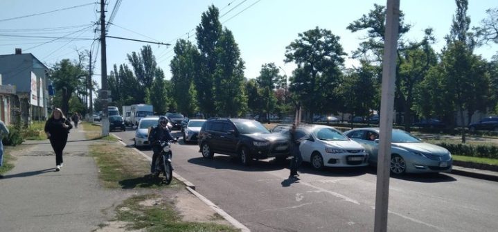 В центре Николаева столкнулись Mitsubishi и Chevrolet (ФОТО)