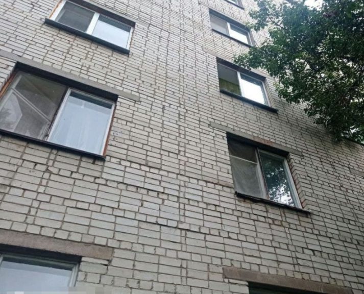 Из окна многоэтажки в Черновцах выпал 60-летний мужчина