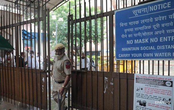 При стрельбе в суде в Дели погибли три человека (ФОТО, ВИДЕО)